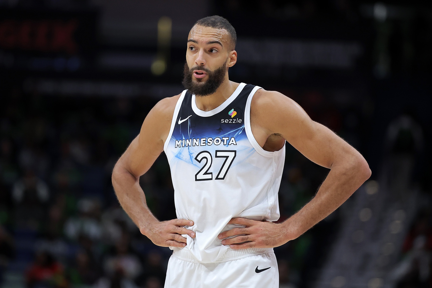 仅是数据漂亮！戈贝尔12中8得16分16板3助 被追着打作用不大