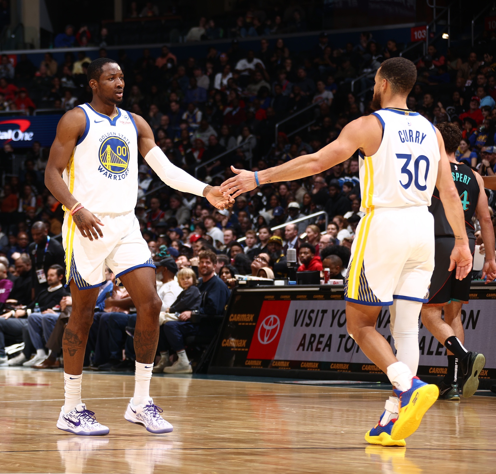 勇记：季后赛绝不能把宝全压库里 库明加是杀伤篮筐的唯一人选