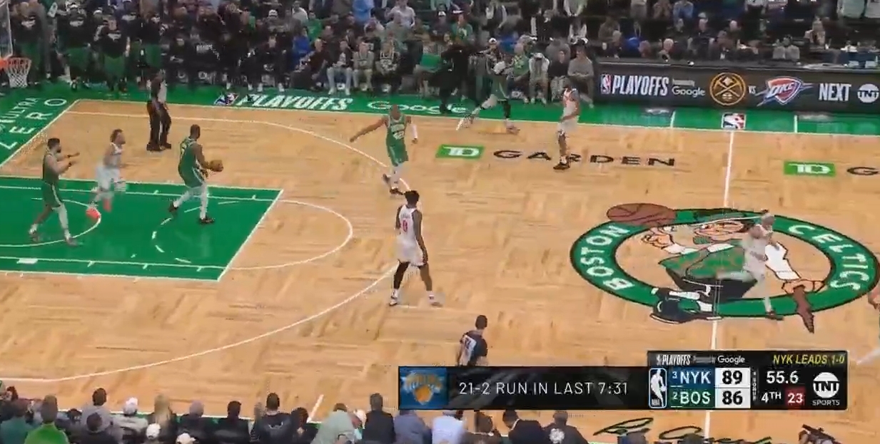 布伦森一往无前一条龙上篮打进 尼克斯7分半轰出21-2领先3分