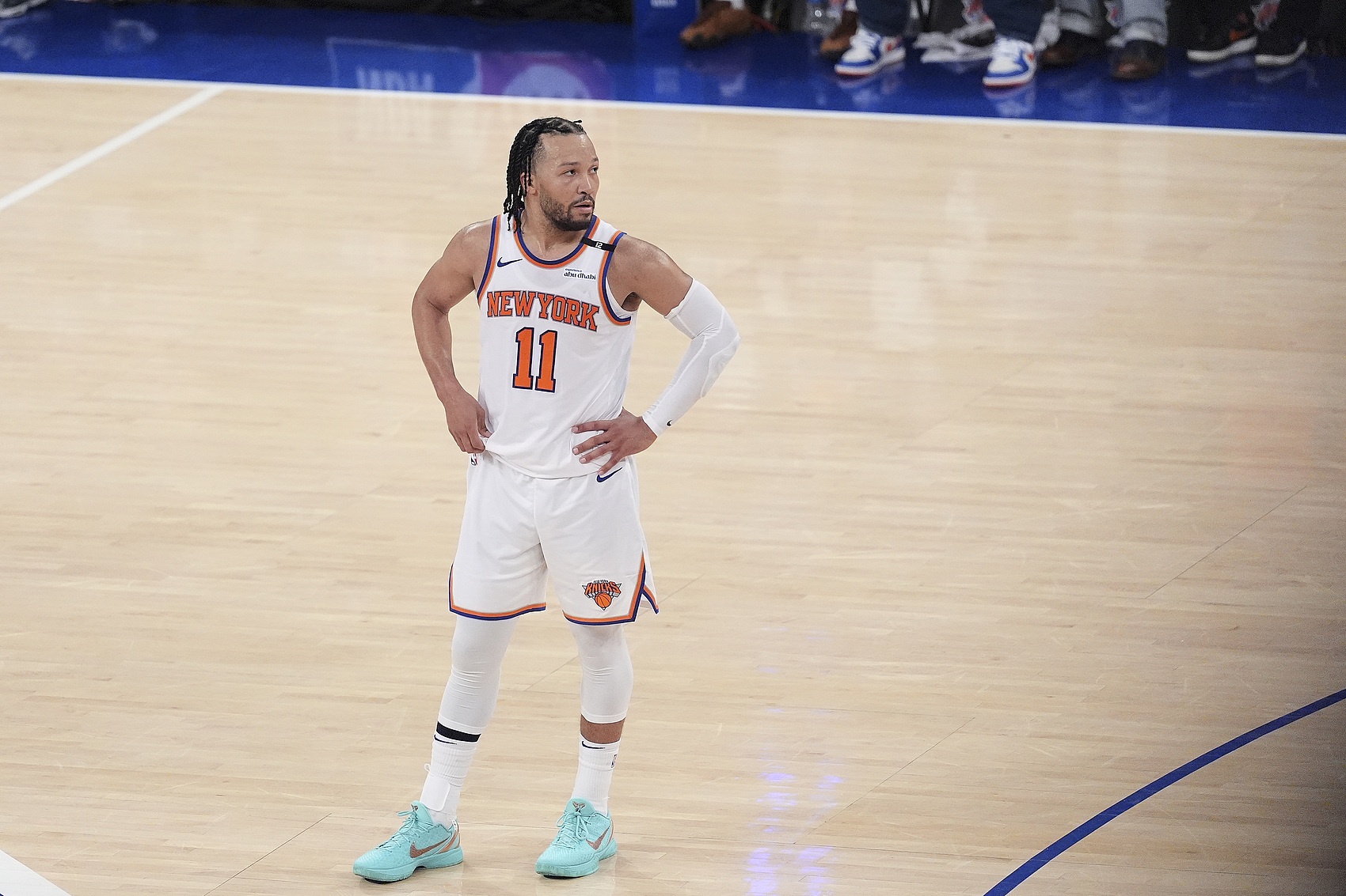 次节一分不得！布伦森半场9中2拿到11分1板1助 4次犯规