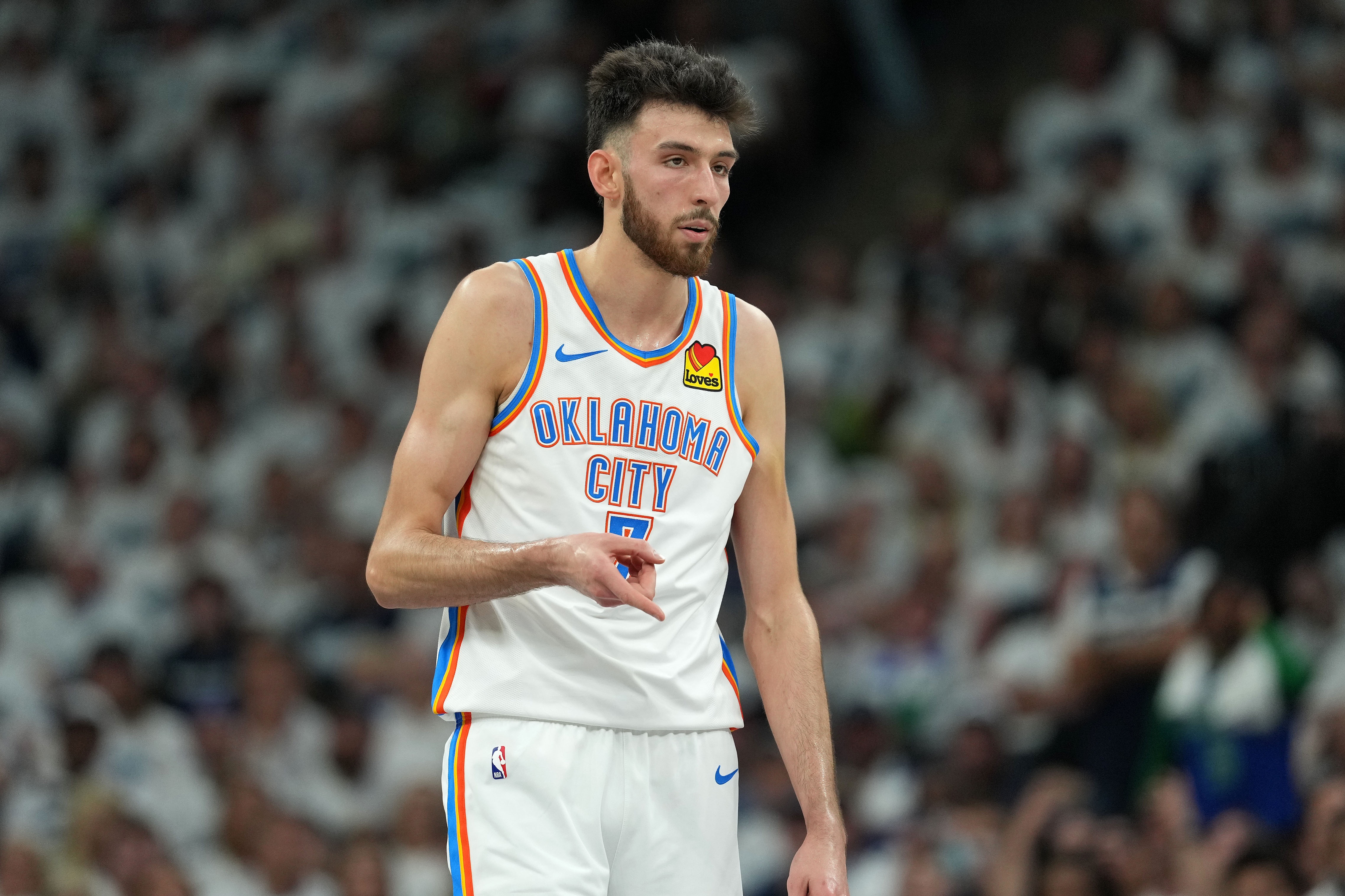 急先锋！切特包办全队前5分打开局面 首节5中3拿7分&正负值+12