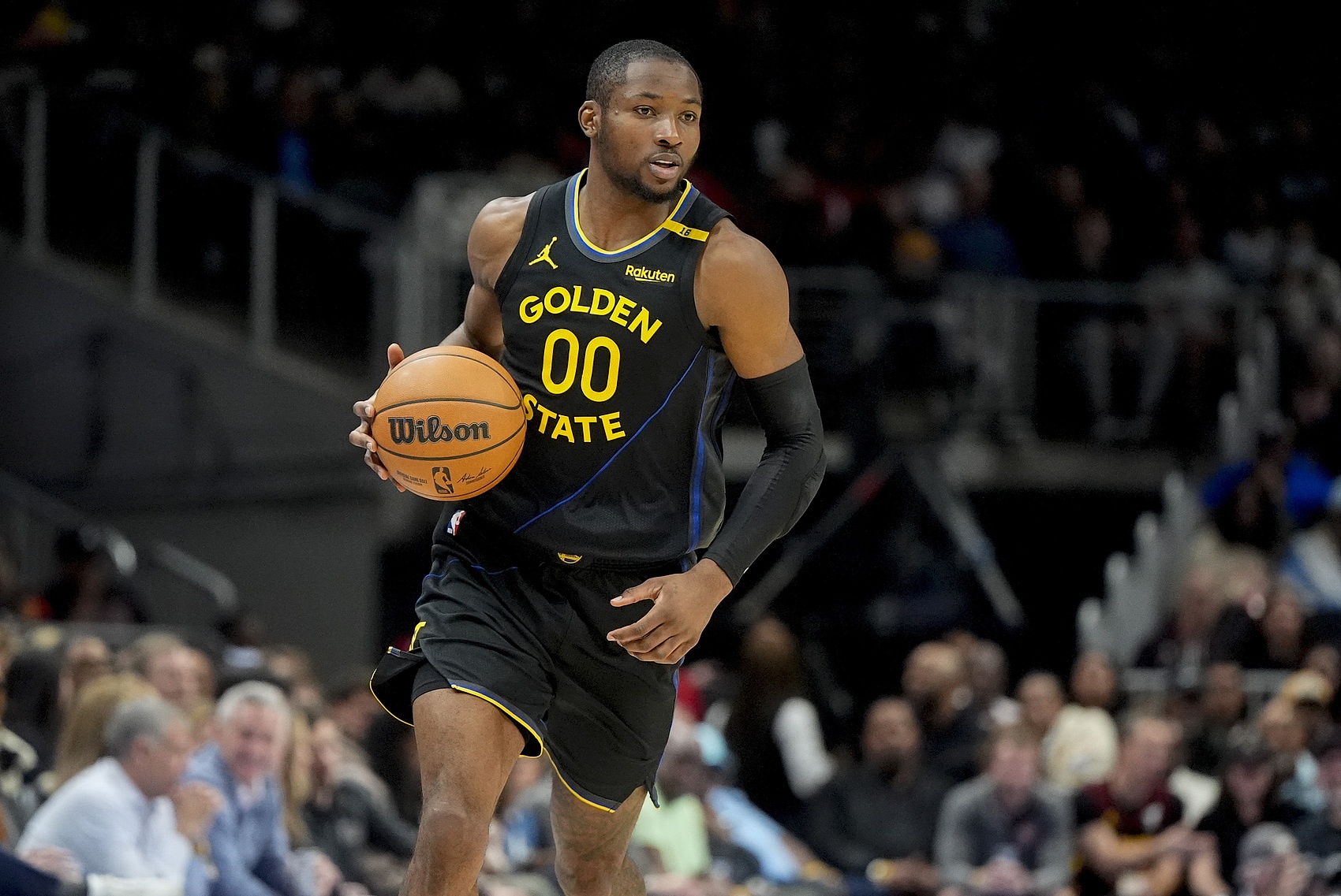 名记：老鹰积极探索如何利用2500万交易特例  或尝试先签后换方案