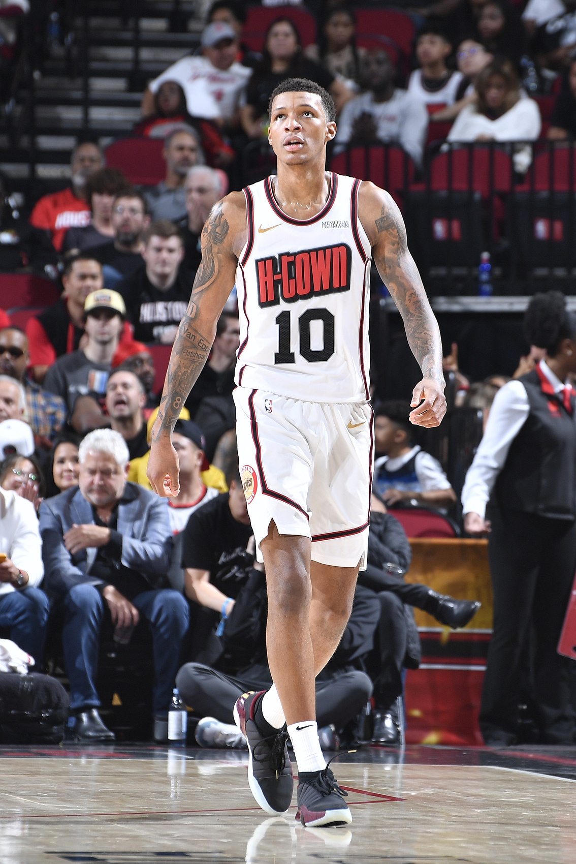 休城自媒体：小贾巴里很多潜力未开发 每天与KD训练对他大有益处