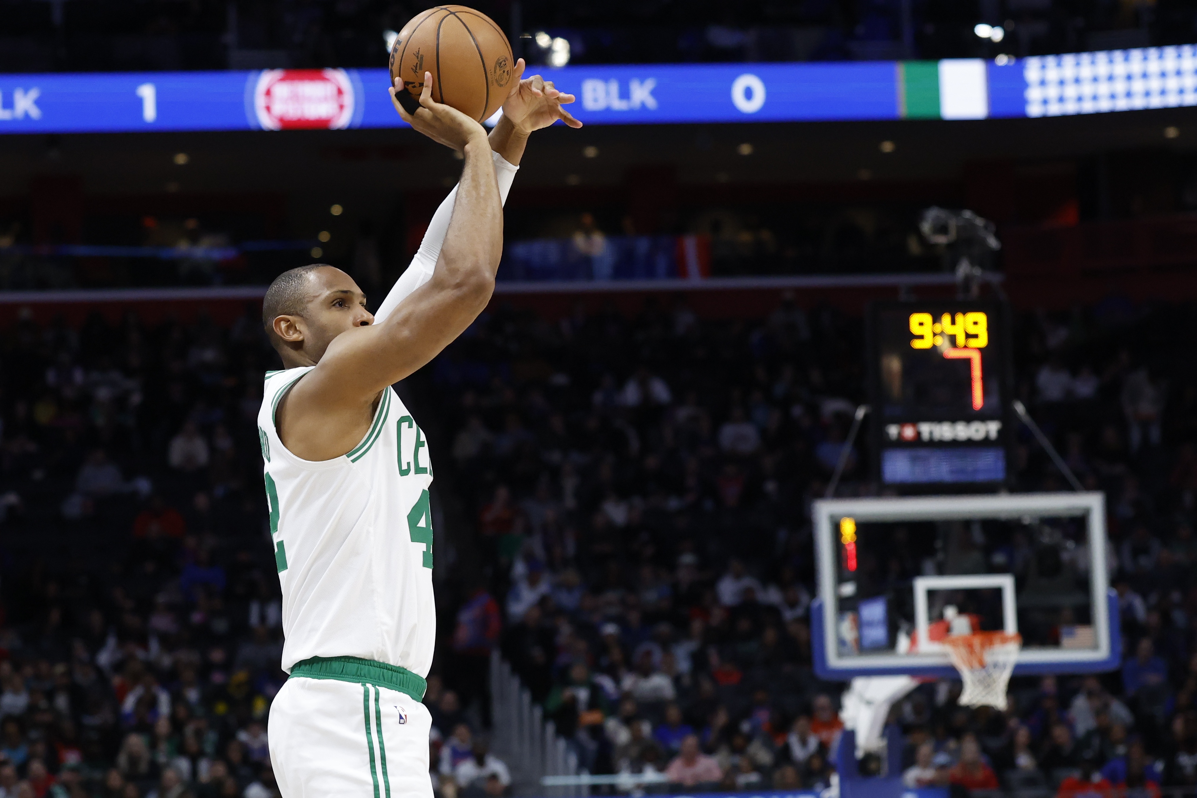 美记：勇士或先追霍福德再谈库明加 但剩余阵容需观望库明加决定