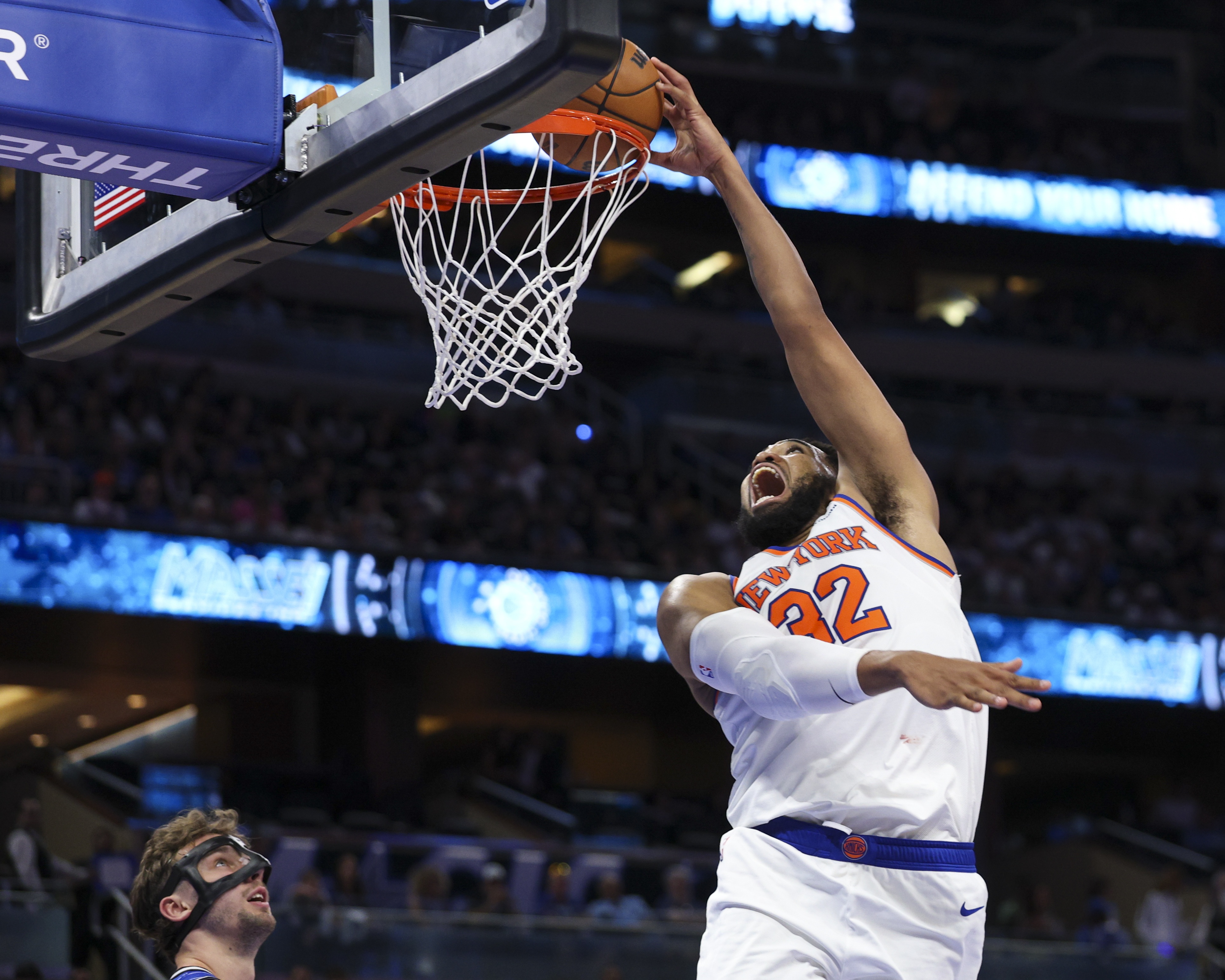 助队四连胜!唐斯出战31分钟 15投8中砍下22分8篮板