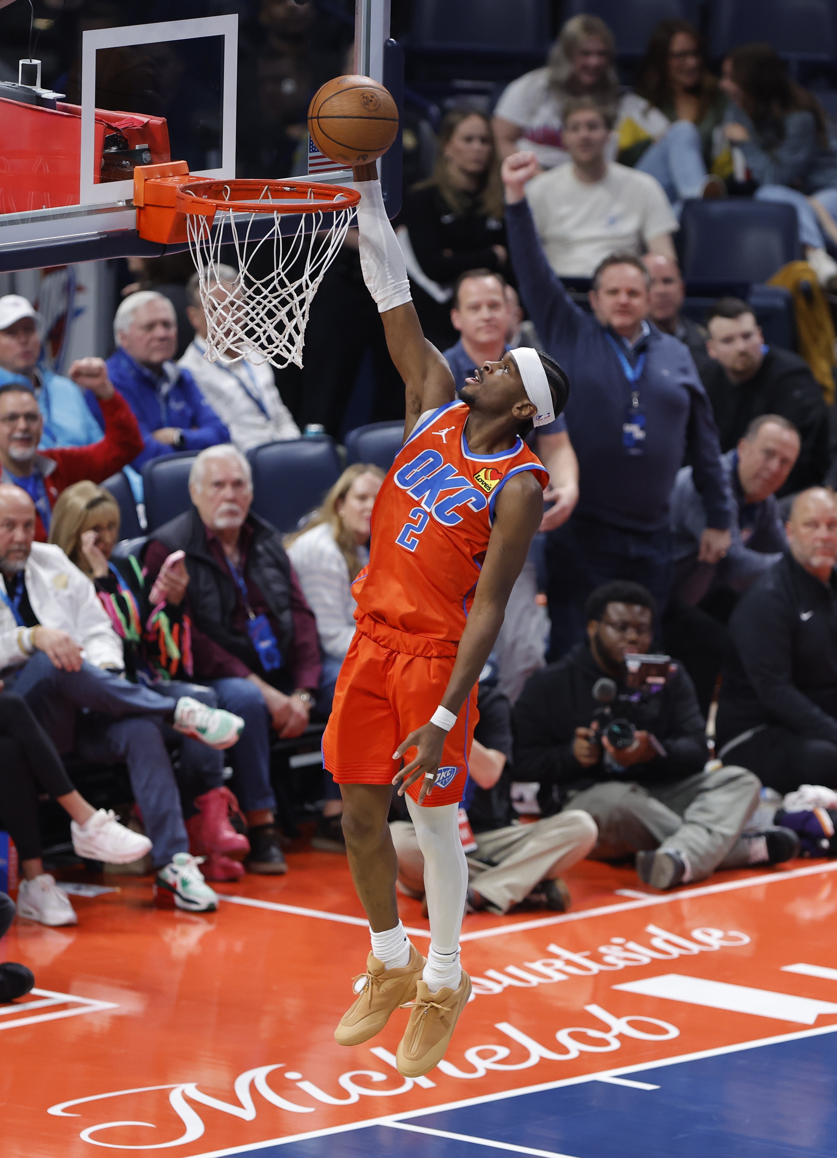 效率无敌！亚历山大突破完成暴扣 半节5投5中得分上双