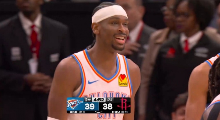 破荒！亚历山大中路突击强攻阿门打进加罚 拿到个人本场第一分